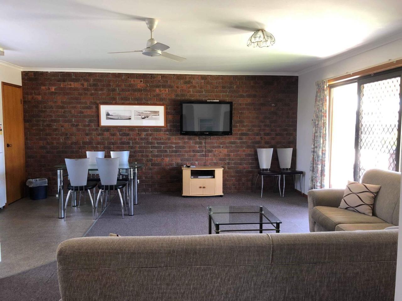 Lakes Jakaranda Holiday Units Lakes Entrance Exteriör bild