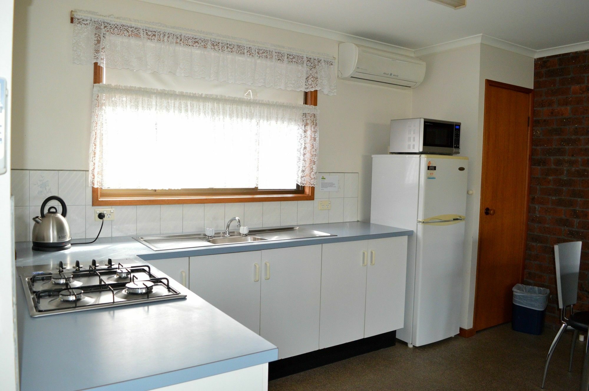 Lakes Jakaranda Holiday Units Lakes Entrance Exteriör bild